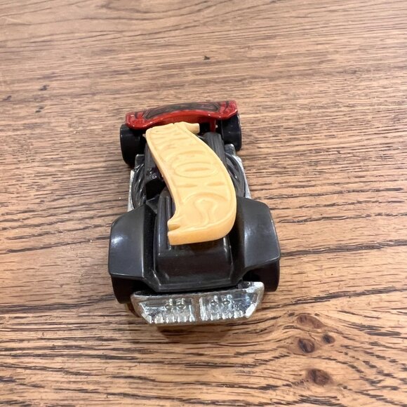Hot Wheels 2019 Clip Rod Die-Cast Car Black/Red With Gold Accents - Picture 3 of 5